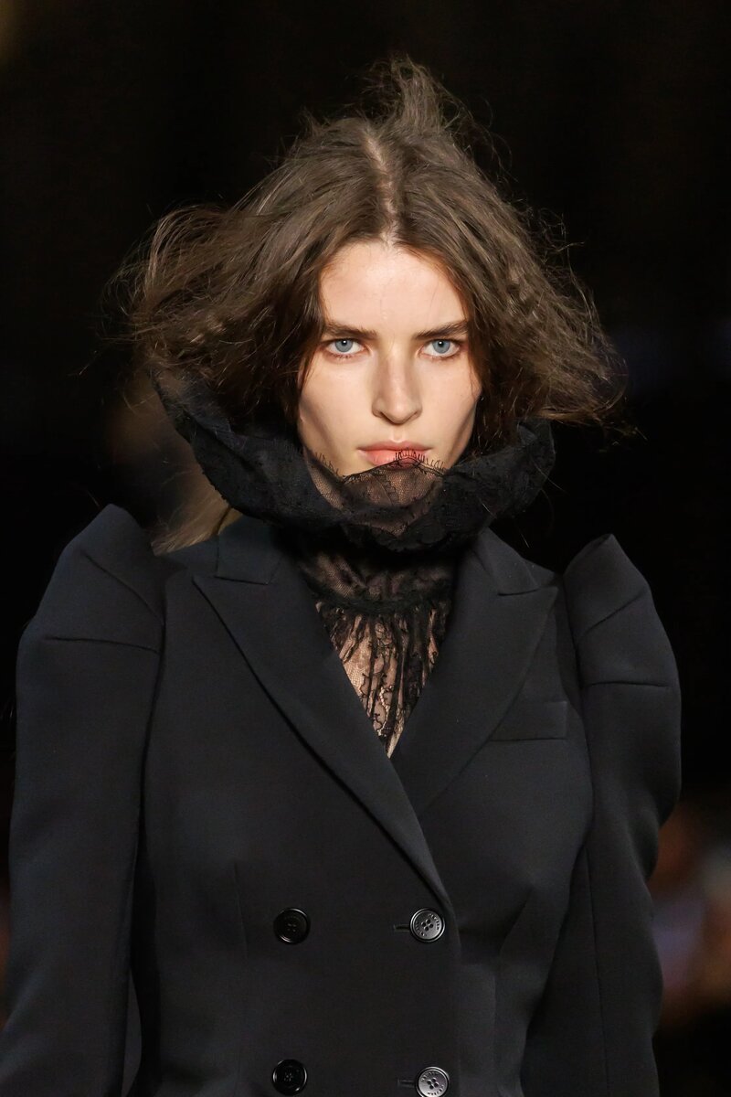 McQueen Fall 2025 Ready-To-Wear