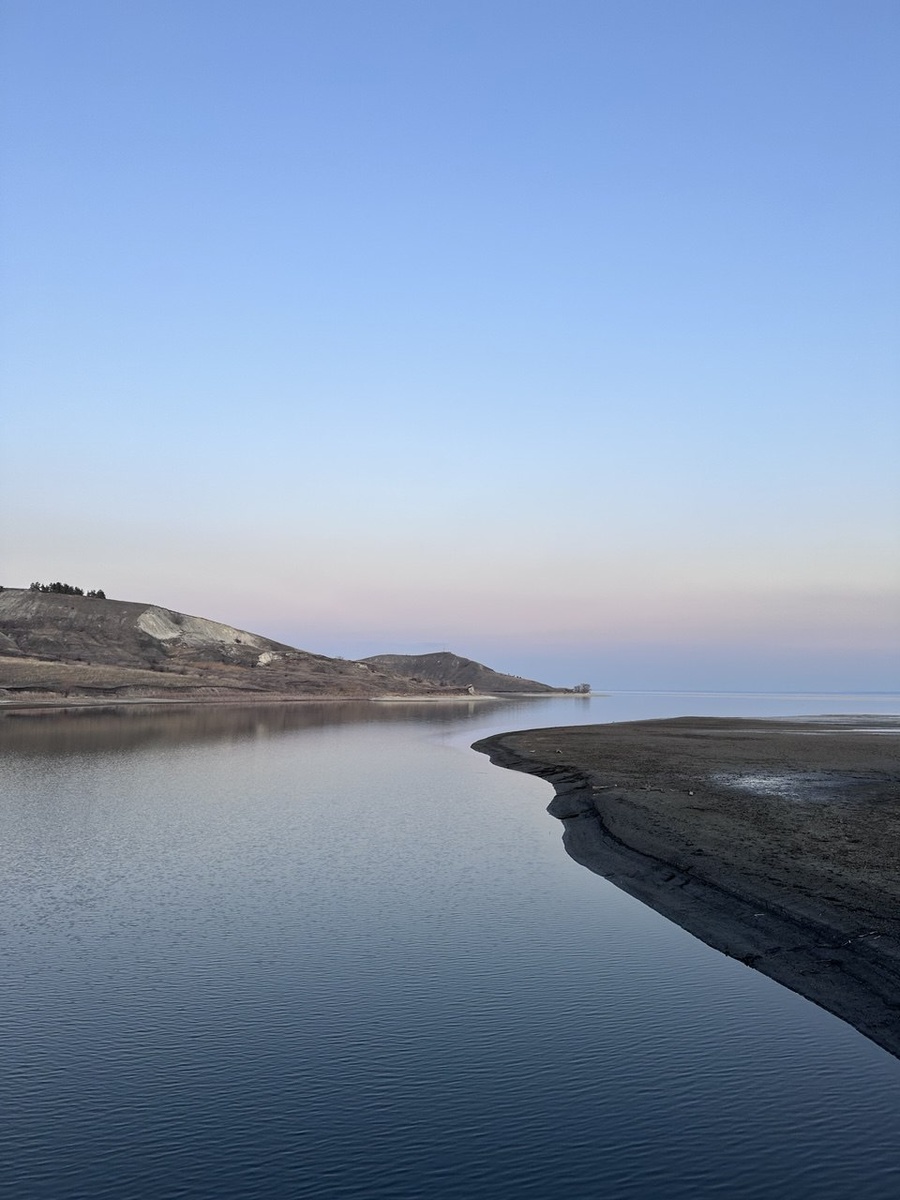 На фото по центру - гора Ильина