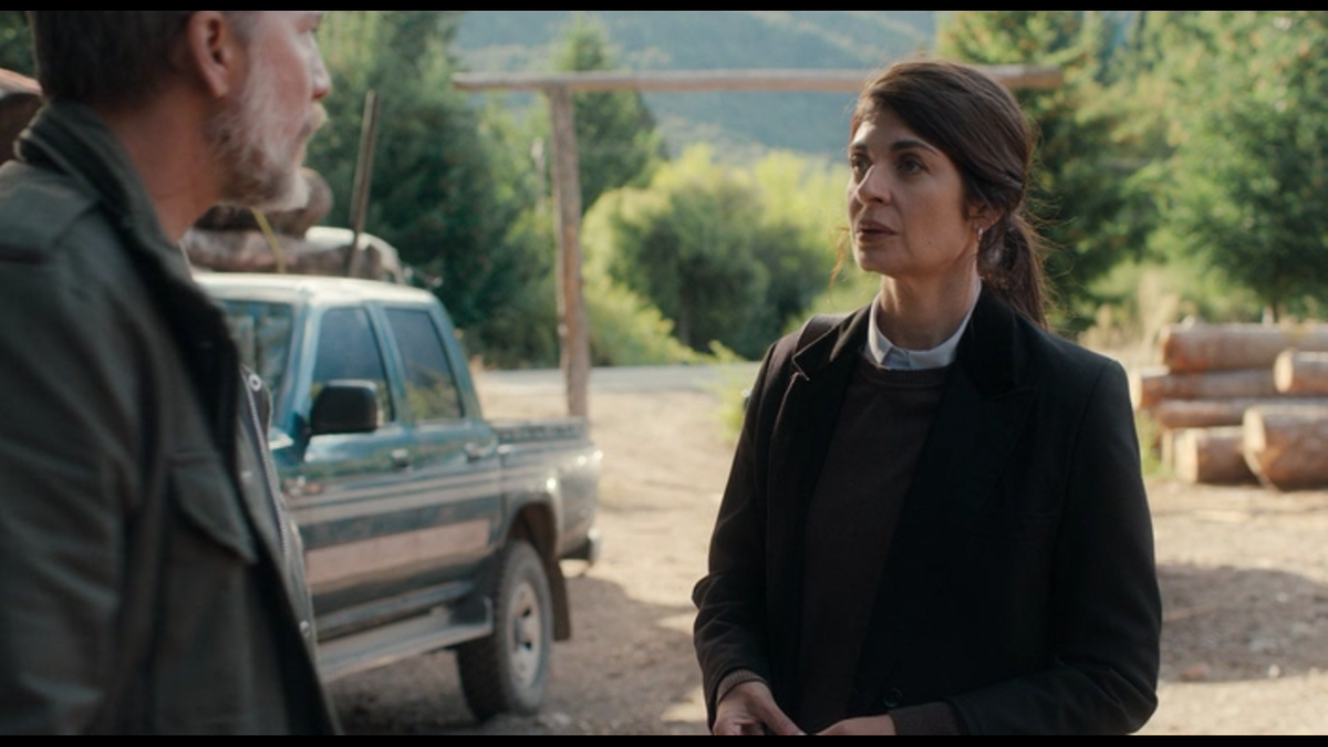 журналистка Эма Гарай (в исполнении Соледад Вильямиль)