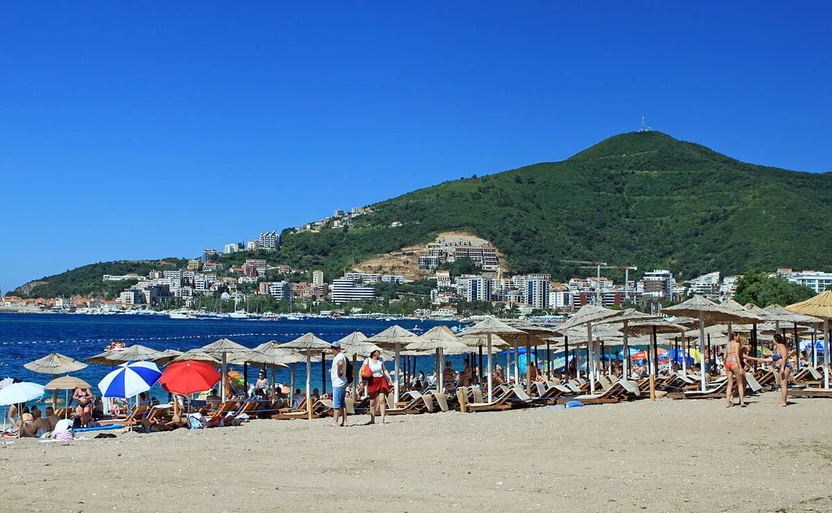    Что ждет россиян летом в Черногории: больше рейсов, новые отели и оплата рублями