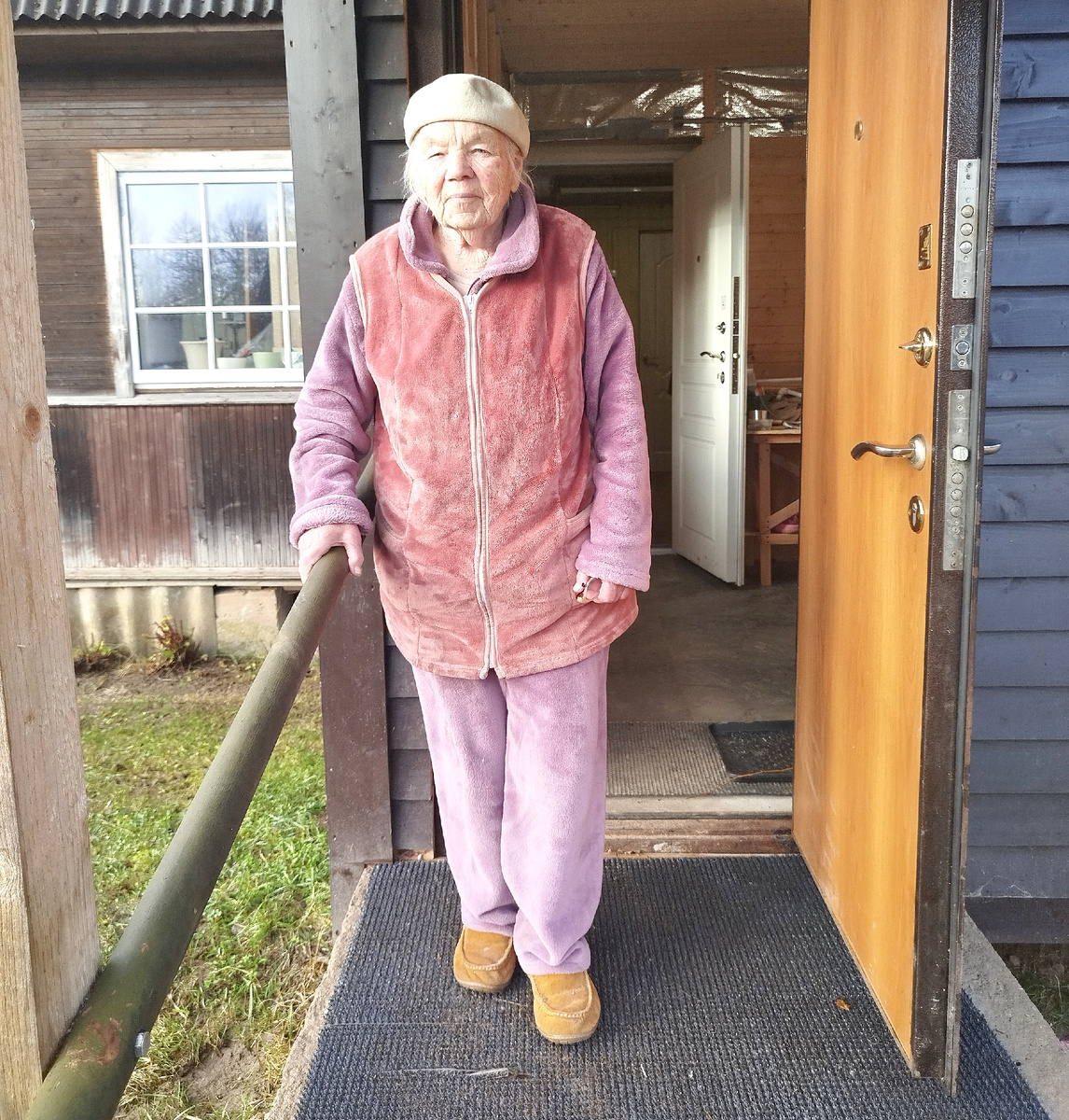 И не скажешь, что ей 100 лет исполнилось 