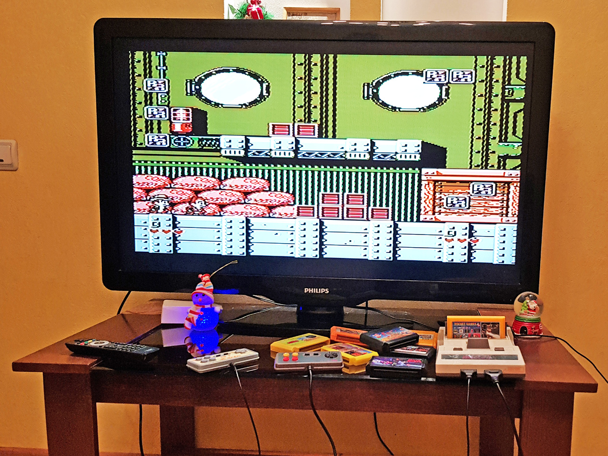 В 90-е годы игры дали мне круг общения и друзей. Мы знакомились для обмена картриджами.