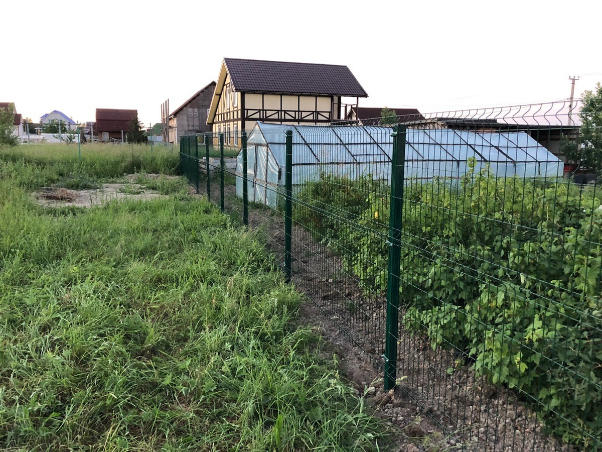 Готовый забор из 3Д-сетки