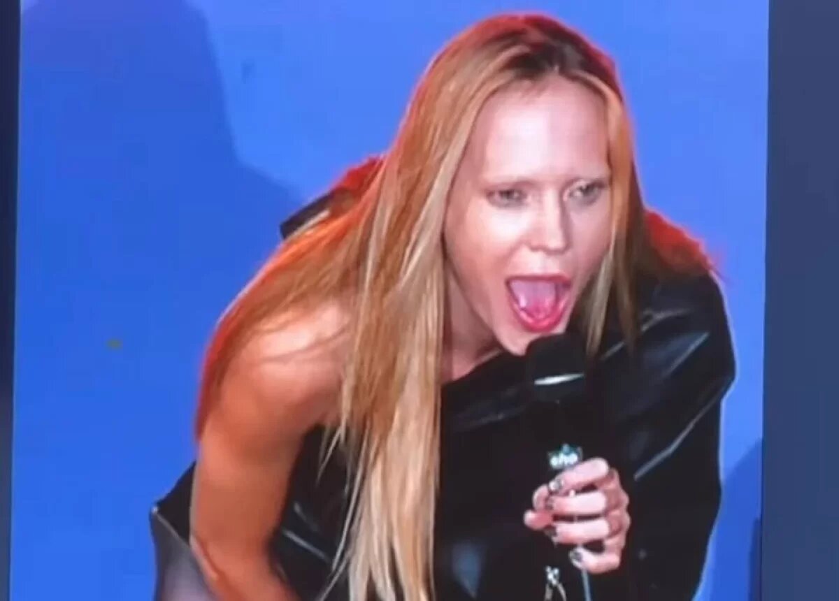 На концерте Наташа Ионова вела себя крайне неадекватно. 