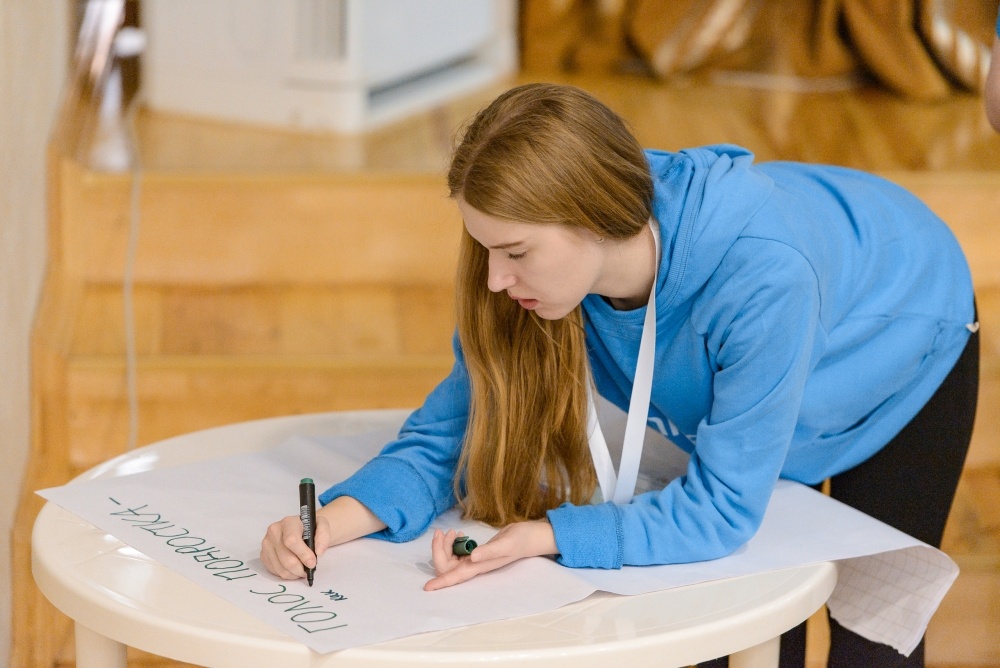    Эксперты проекта подчёркивают: им важно услышать мнение молодёжи: как, по их мнению, можно решить проблему буллинга эффективнее? Фото: Фото автора/ Репортажный фотограф Микита