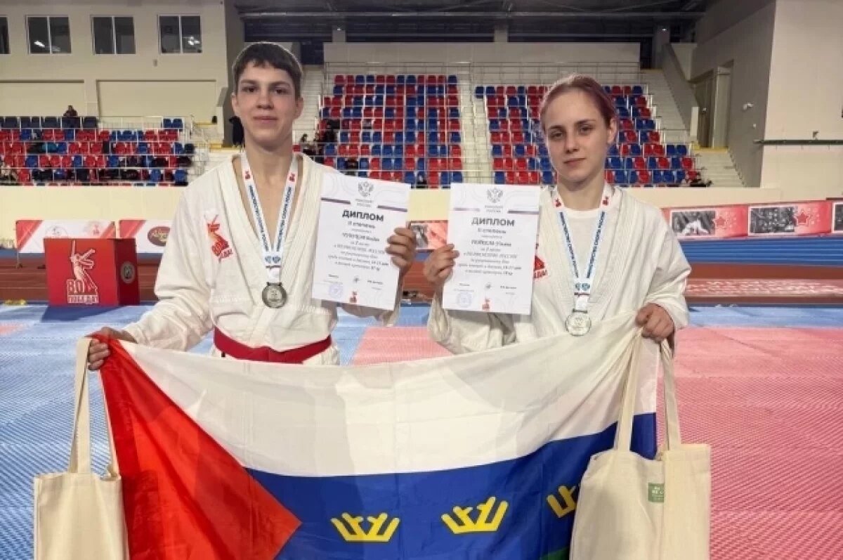   Тюменские борцы завоевали в Волгограде серебряные медали