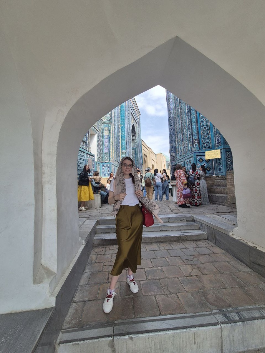 Шахи-Зинда — памятник средневековой архитектуры в Самарканде (Узбекистан), ансамбль мавзолеев Караханидской и Тимуридской знати.