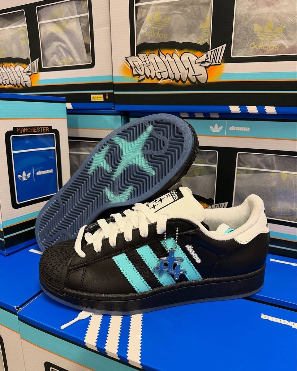 Drama Call × adidas Superstar: кеды-посвящение манчестерскому трамваю  
