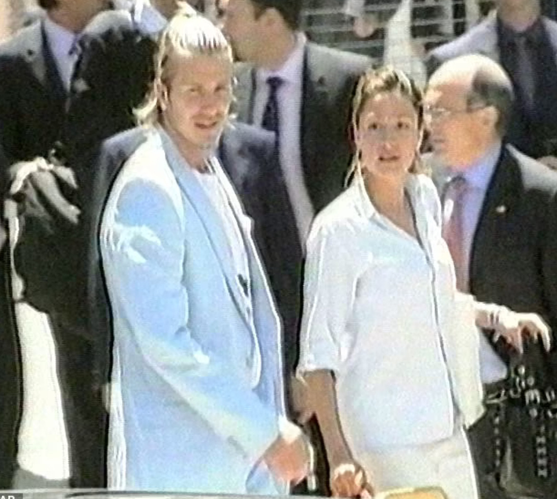    Дэвид Бекхэм и Ребекка Лус в 2003 годуСоцсети