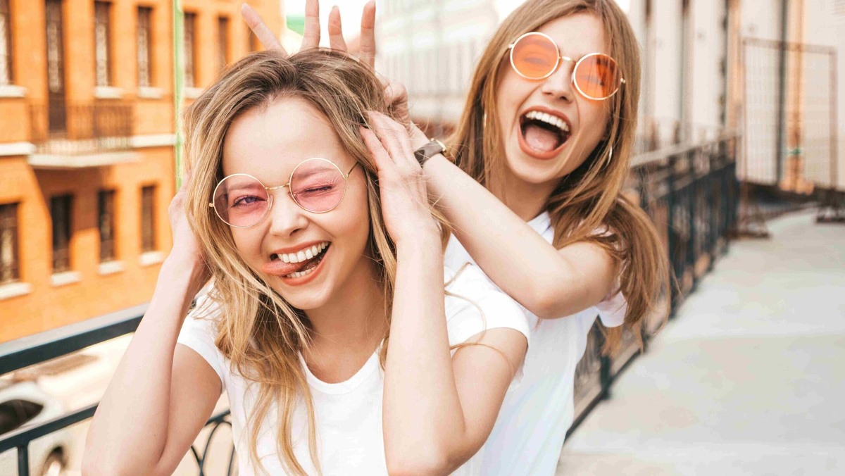    Разыграть друзей на 1 апреля можно и по-доброму. Фото: Freepik