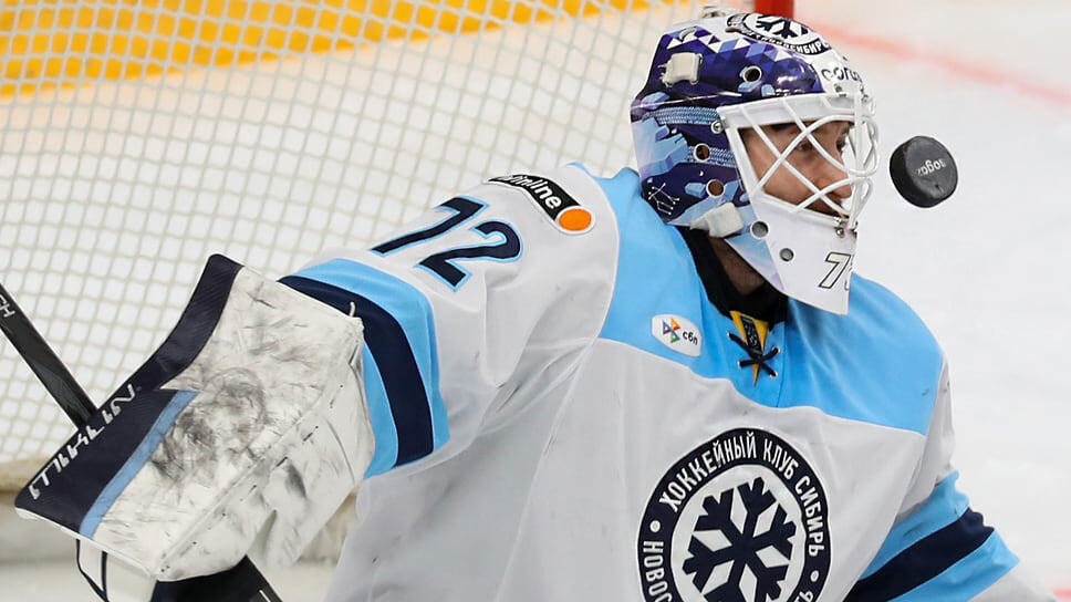 Вратарь команды "Сибирь" Денис Костин.📷Фото: Екатерина Матюшина / Коммерсантъ