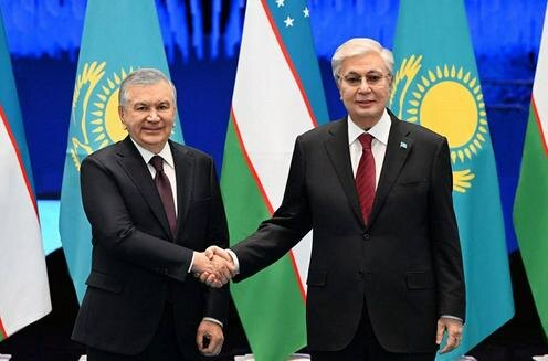 Шавкат Мирзиёев и Касым-Жомарт Токаев. Фото пресс-службы президента Узбекистана