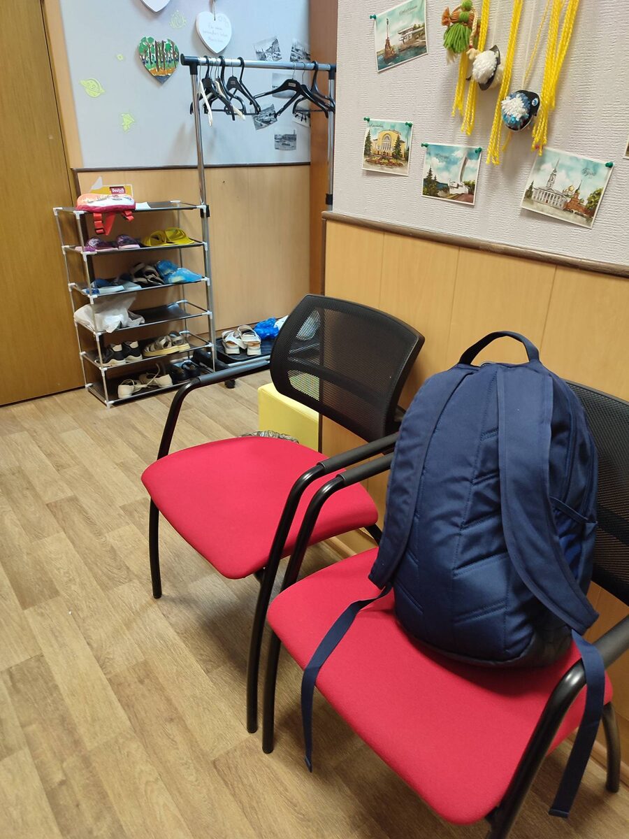 Фото входной группы одного из деткого центра.