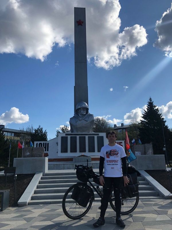 Памятник Воина ВОВ в Кубинке