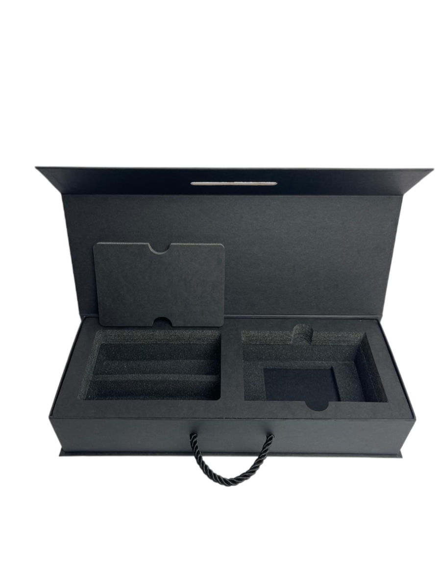 Коробка с ложементом из изолона+ кашировка дизайнесркой бумагой