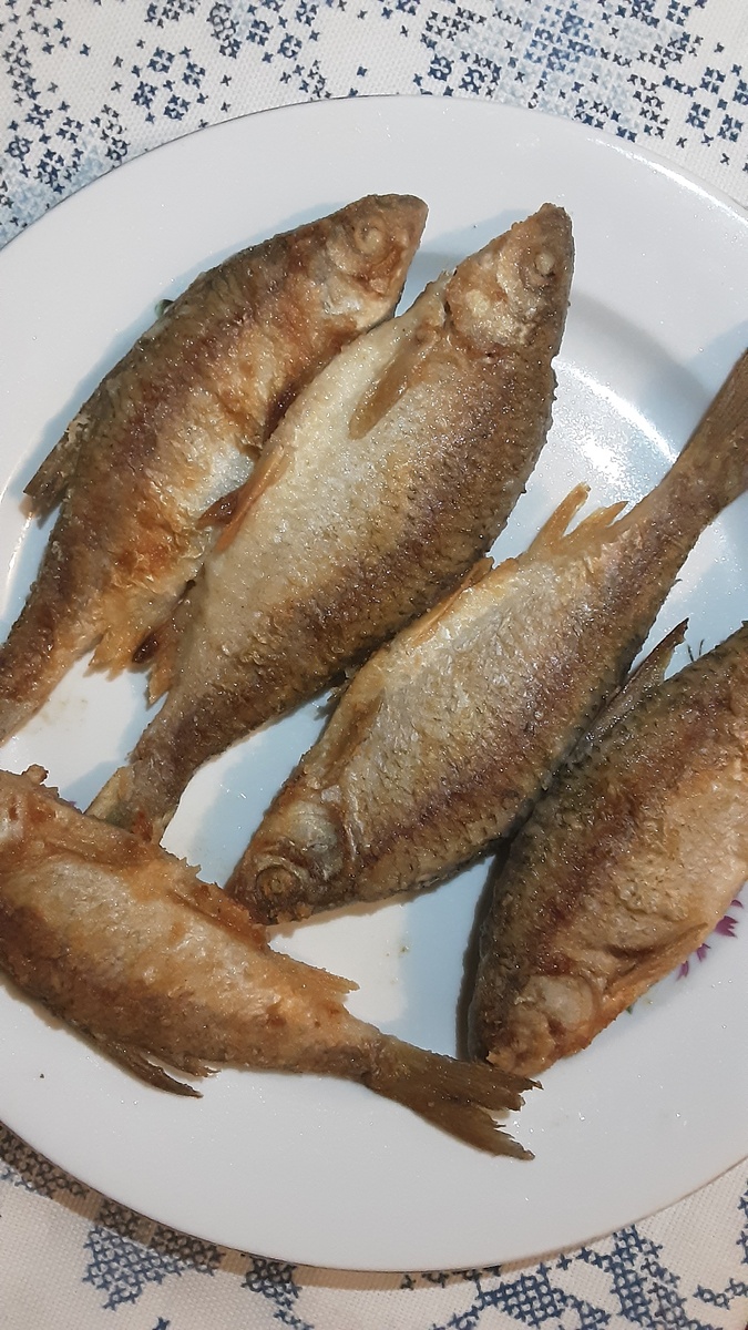 Плотва жареная.