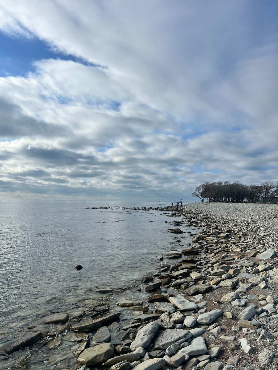 Пляж на Тонком мысу (весна)