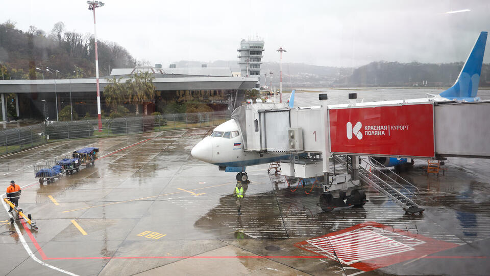     14 самолетов ушли на запасные аэродромы из-за тумана в Сочи Егор Алеев/ТАСС