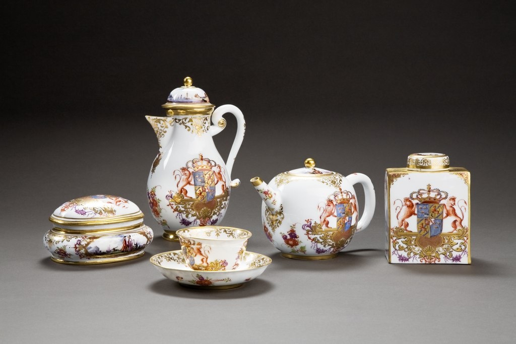 Сервиз из саксонского фарфора (фото из Википедии)