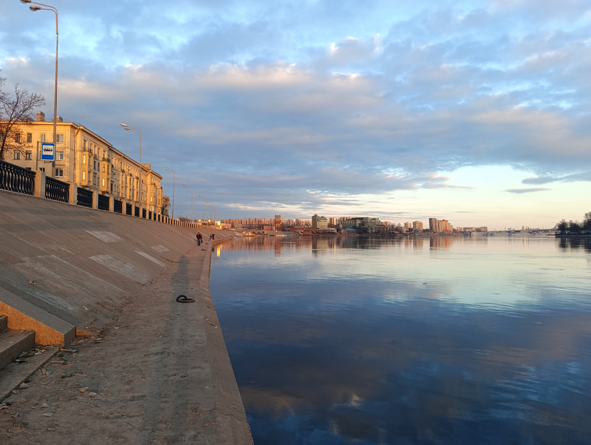 Все фото автора. Октябрьская набережная. 