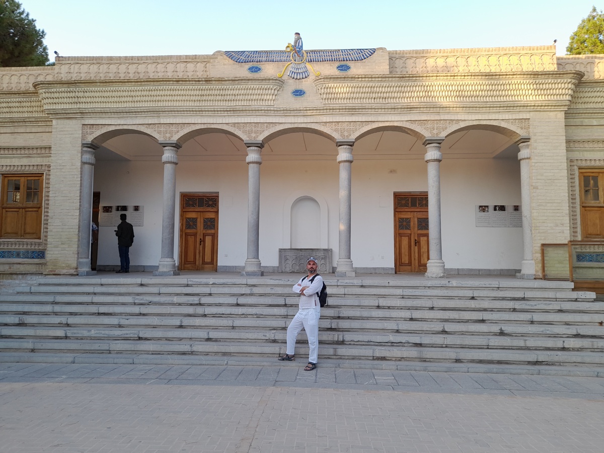 У входа в храм