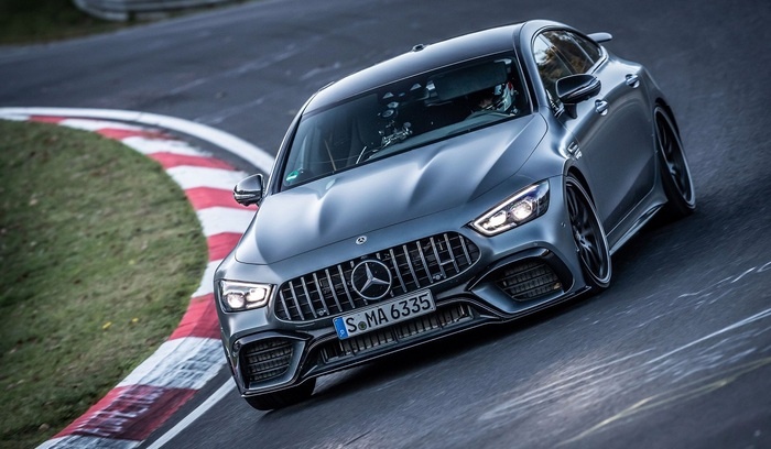 Mercedes-AMG GT63 S разгоняется до 100 км/ч за 3,6 секунды/ Фото: autoreview.ru