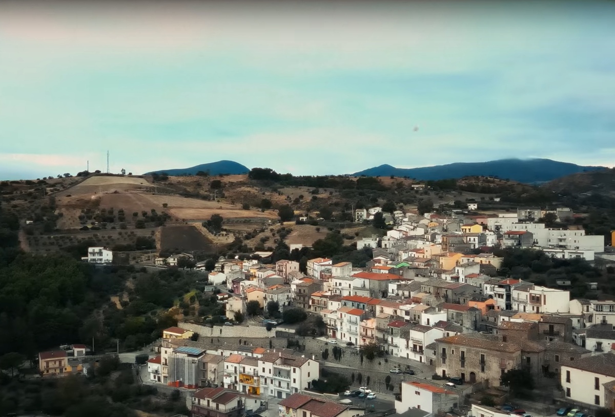 Нова-Сири, Италия