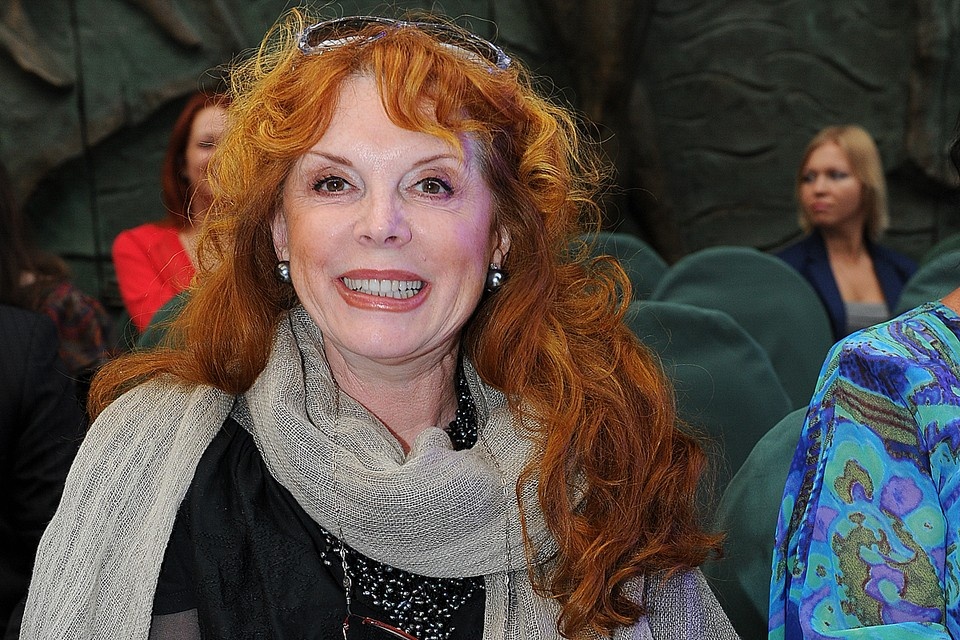    Народная артистка России, певица и телеведущая Клара Новикова Мила СТРИЖ