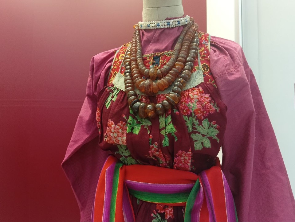    Янтарные бусы. Валерия ШИРЯЕВА