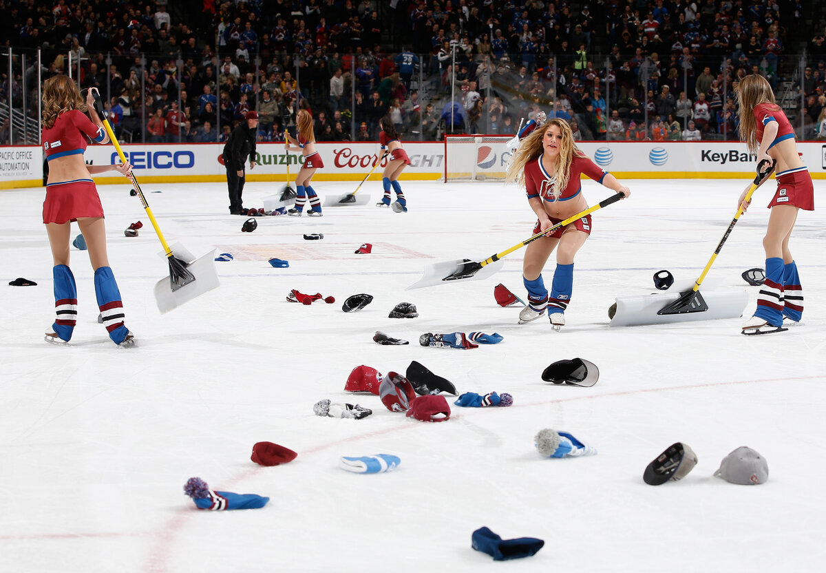 Когда на льду опять кепки.  фото: картинки яндекса.