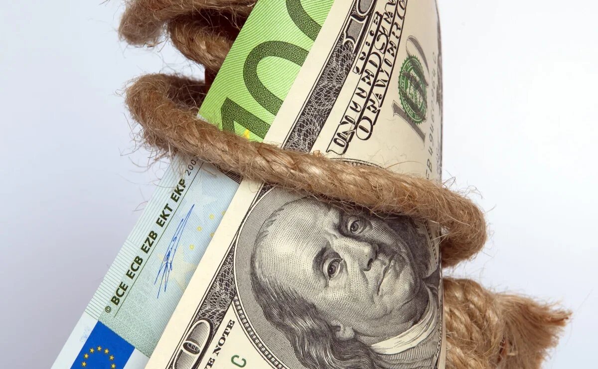    Доллар и евро снова подорожали: что с курсами туроператоров