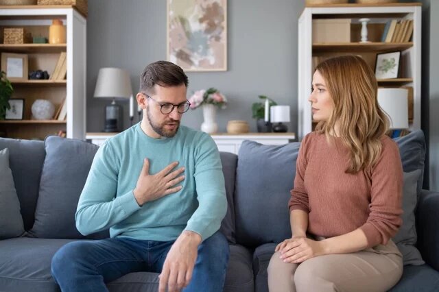    Как называется болезнь, когда человек врет и сам в это верит?