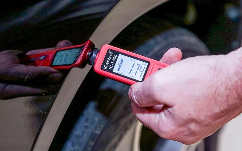    Лакокрасочное покрытие прочное, под ним – гальваника (оцинкована даже крыша) и «правильный» металл: ржавеет лишь после некачественного ремонта.