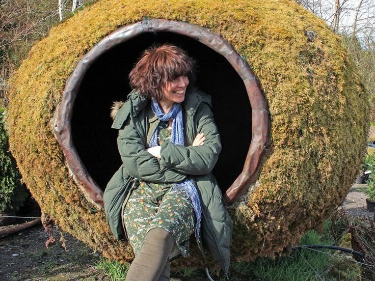 Мэри Рэйнольдс и одно из её творений