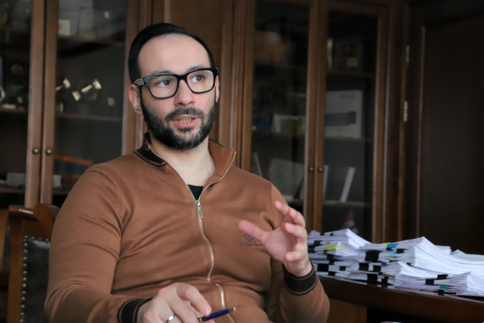 Министр экономического развития Новосибирской области Лев Решетников назвал рекорд региона по инвестициям «впечатляющим результатом». Фото: Михаил Периков