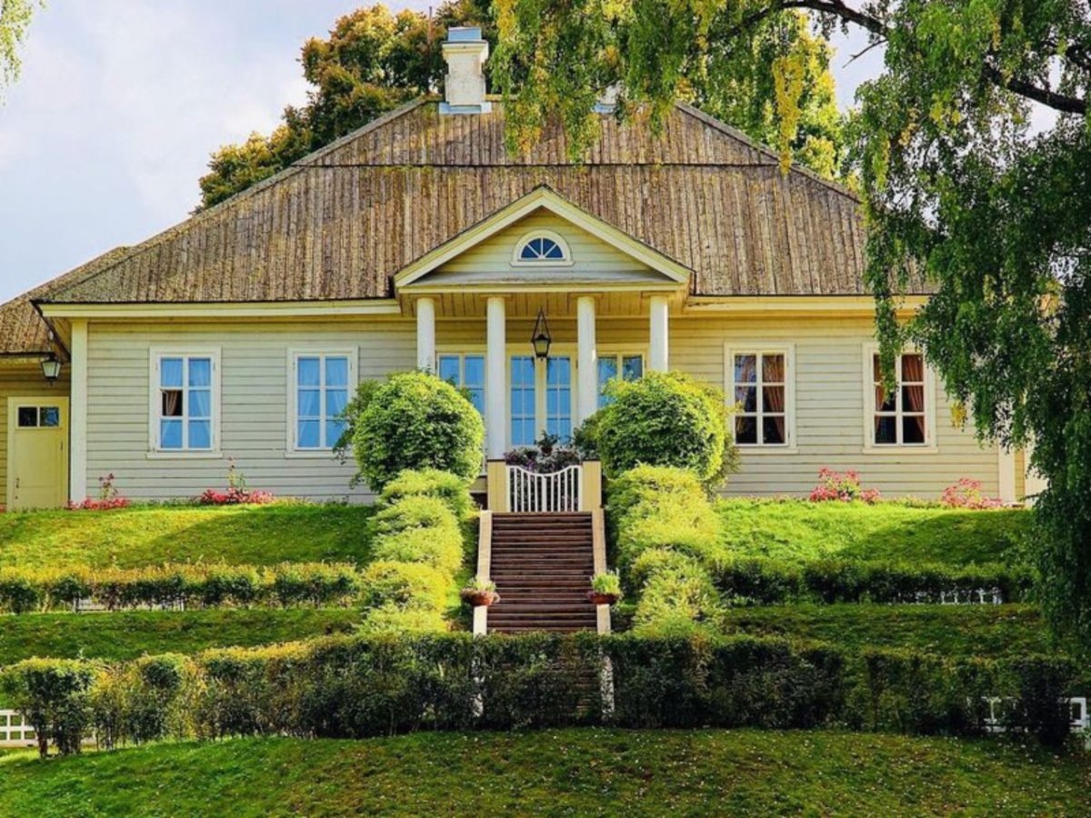    Пушкинская усадьба в Михайловском: архитектурные сокровища и их охрана