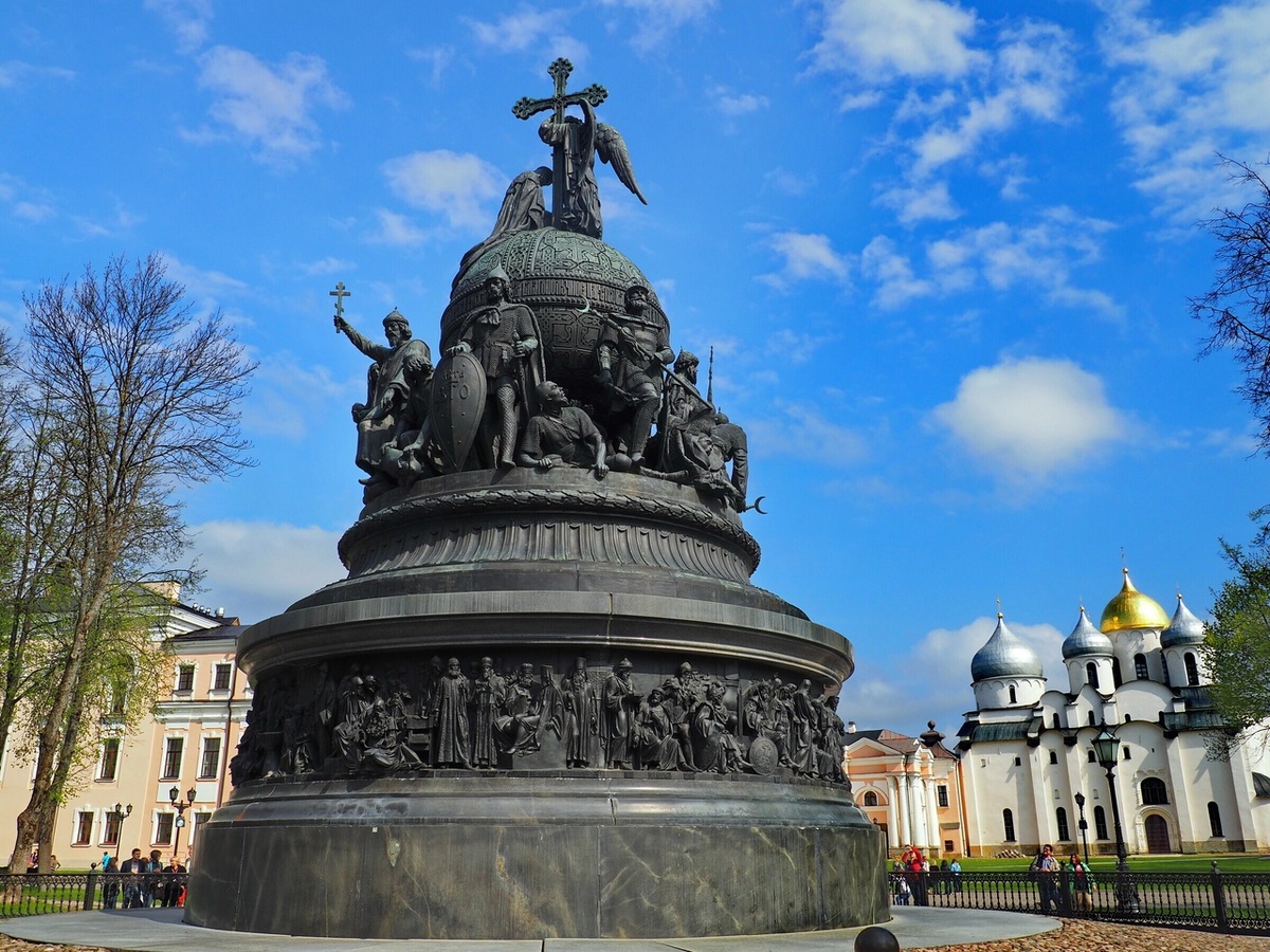    Памятник Тысячелетие России в Великом Новгороде