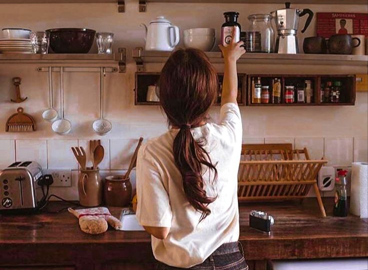 Как навести порядок в шкафах на кухне: 10 гениальных идей