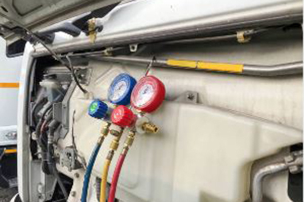 Заправка кондиционеров грузовых автомобилей: важность, процесс и рекомендации