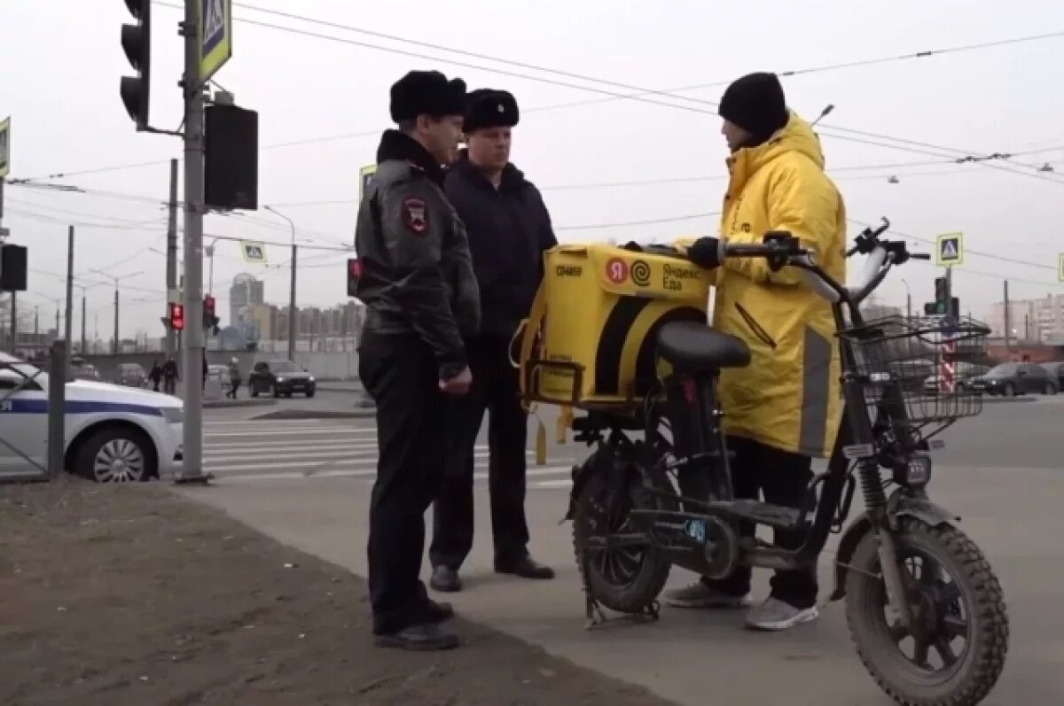    Из 1500 проверенных курьеров примерно у 300 оказались те или иные проблемы с законодательством.