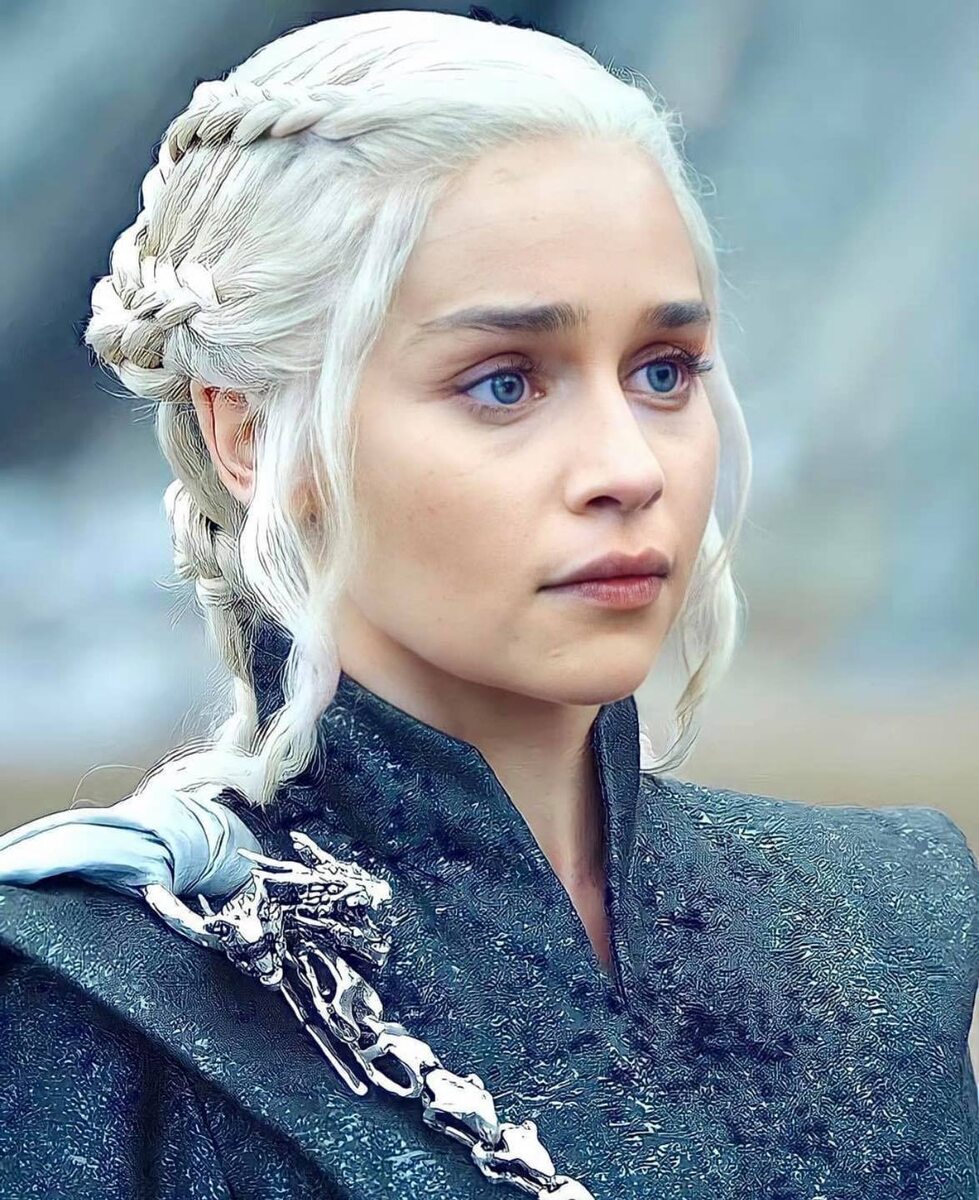 Дейнерис Бурерожденная в Игре престолов - один из самых ярких и многогранных персонажей