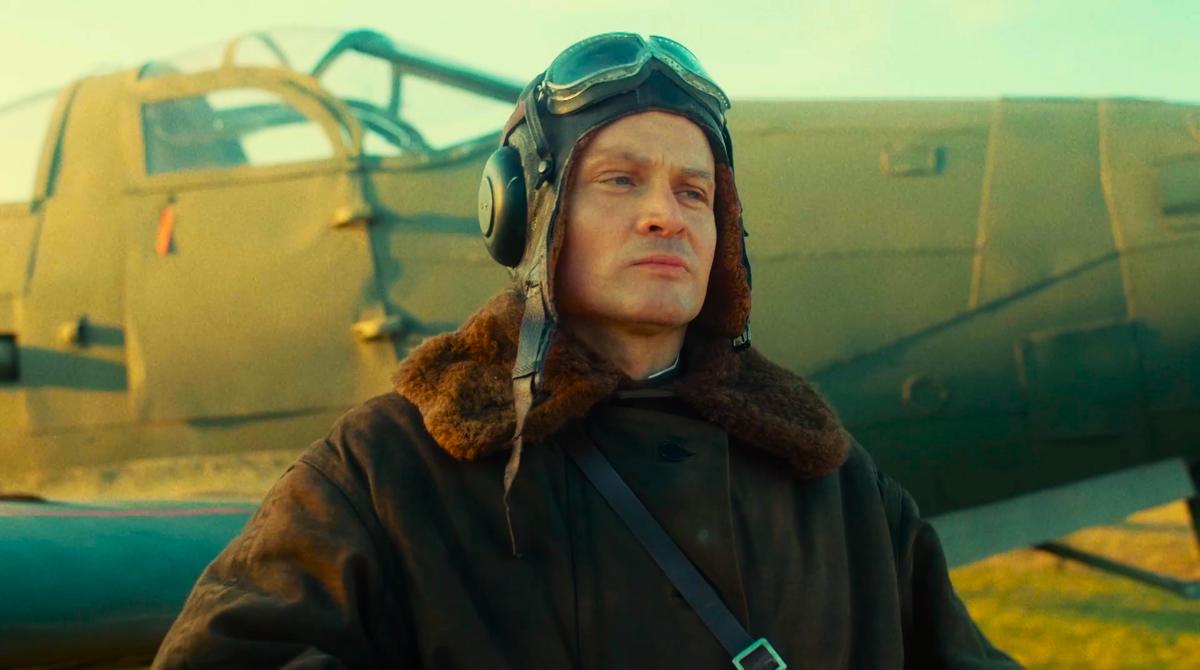 Кадры из мини-сериала «Мамкина звёздочка» (2022 год; производство – Россия. Режиссёр – Александр Балахонов. Автор сценария – Сергей Суржиков)