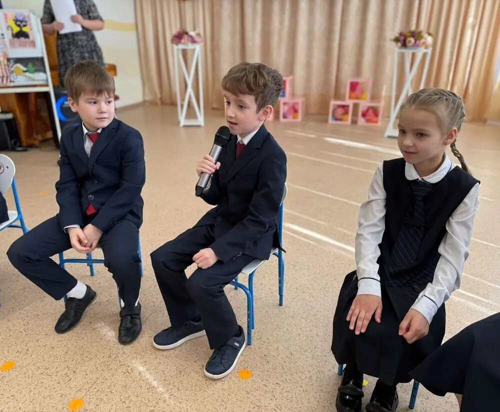    Пресс-конференция «Секреты школьной жизни» с участием детсадовцев и школьников