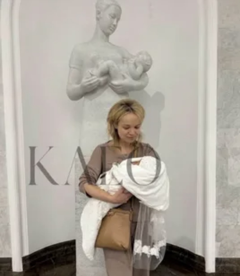 Виталина Цымбалюк в роддоме