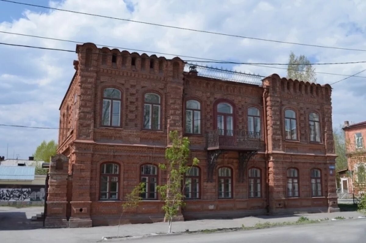    Музей расположен в историческом здании – бывшей усадьбе купца Мокроусова.