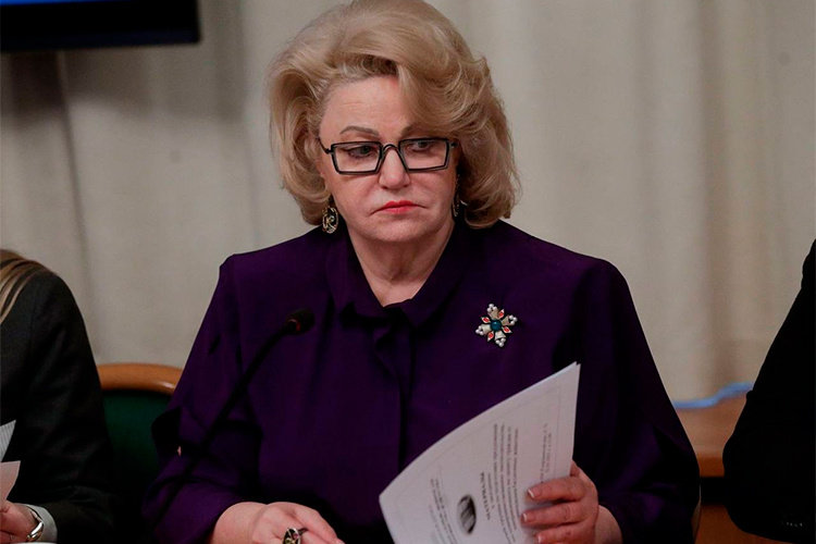    Нина Останина: «Позиции наши совпадают полностью, за что председателя следственного комитета можно только поблагодарить».   
Фото: duma.gov.ru