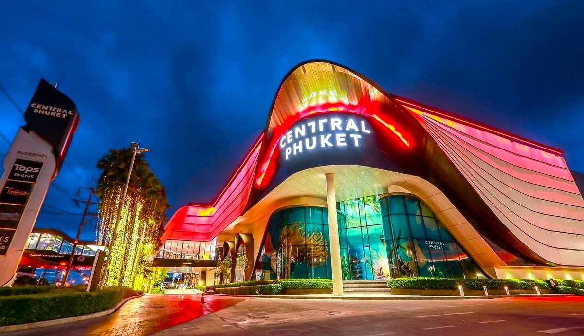 На Пхукете множество комфортабельных торговых центров, где в прохладе можно как следует пошопиться