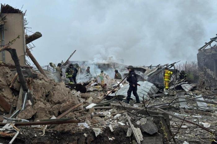 Накануне ВКС поразили некий объект в Запорожской области. Было пять взрывов, источник – Телеграм-канал Хроники Гераней