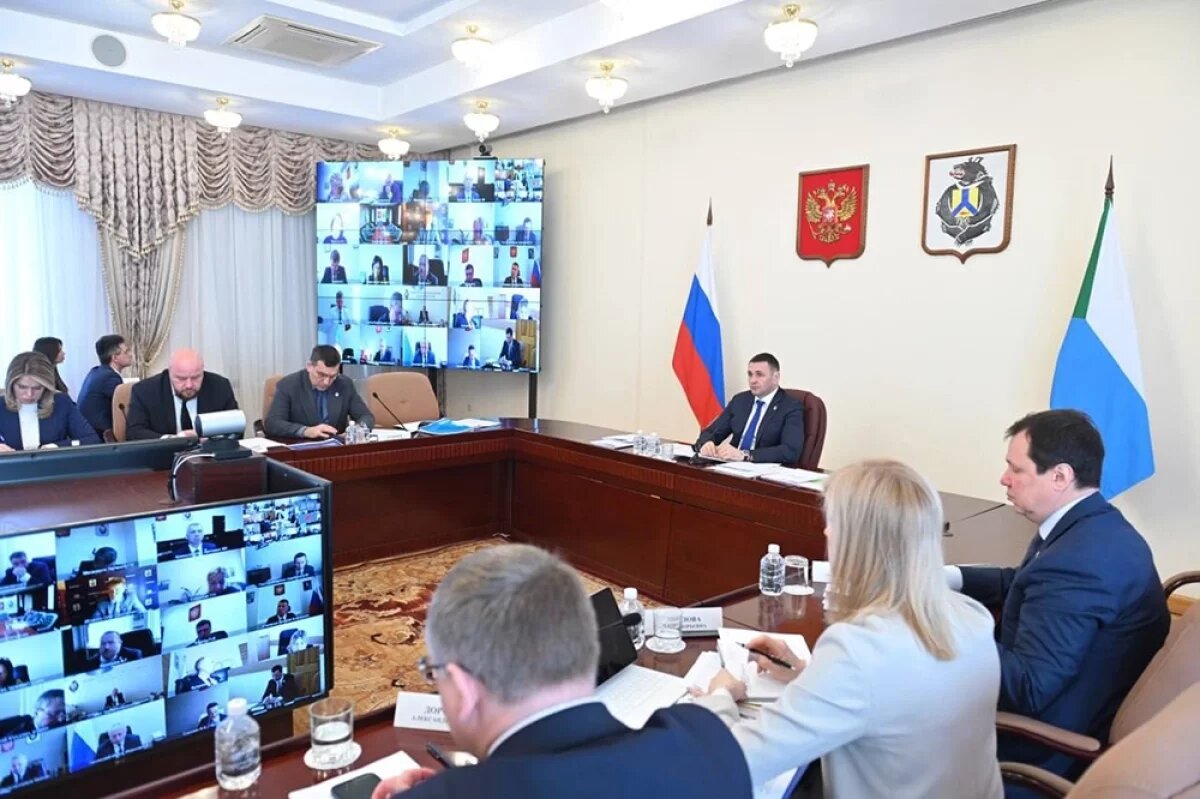    Демешин дал чиновникам деньги и время на расчистку дорог в Хабаровском крае