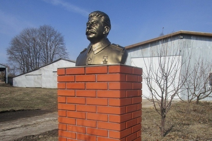 На Орловщине обнаружили бюст Сталина